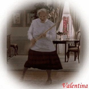 7Bi0lpUxYAGU.gif