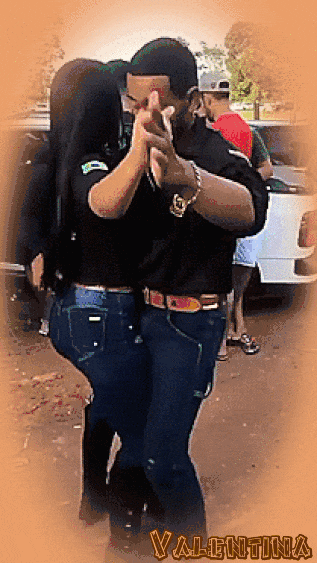DjAwjU94GKkt.gif